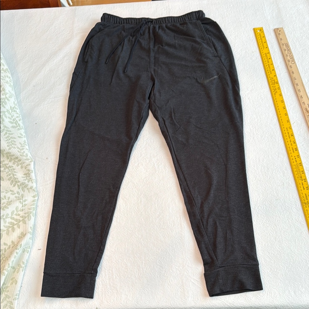 Nike Black Joggers with Elastic Waist and Tapered Cuffs